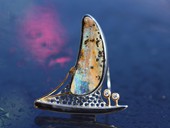 383 - BROOCH | Opal Sail, stainless steel, gold, boulder opal, diamonds, Ocean / Gem Art
