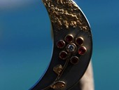 338 - BROSCHE | Moon Flower, ES, Gold, Rubine, Brillant, Steel Welded Gold Filings